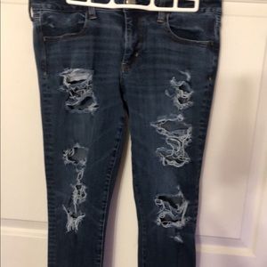 American Eagle distressed jegging